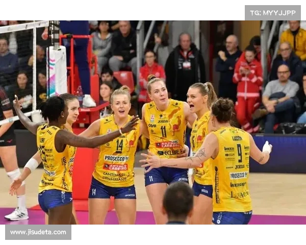 女排世俱杯科内利亚诺对阵扎马雷克，接应阿迪格维独揽19分